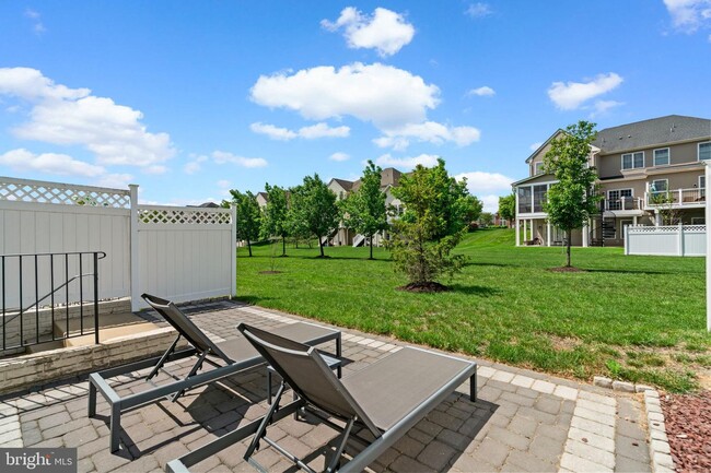 Building Photo - 8506 Pine Springs Dr