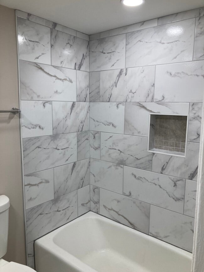 Building Photo - 1605 Addison Rd S