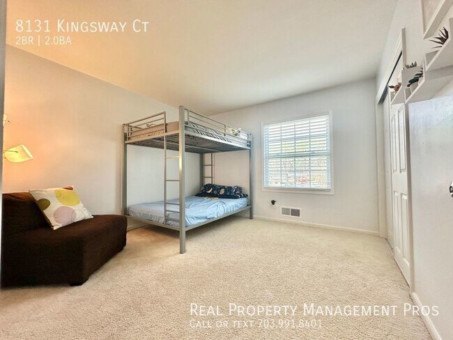 Building Photo - 8131 Kingsway Ct
