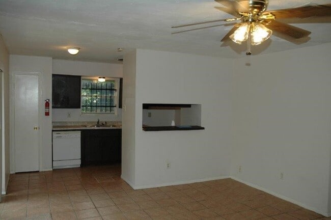 Building Photo - 3619 Kilkenny Dr