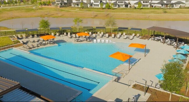 Building Photo - Two story. 4 bedrooms. 3.5 baths. Spacious...