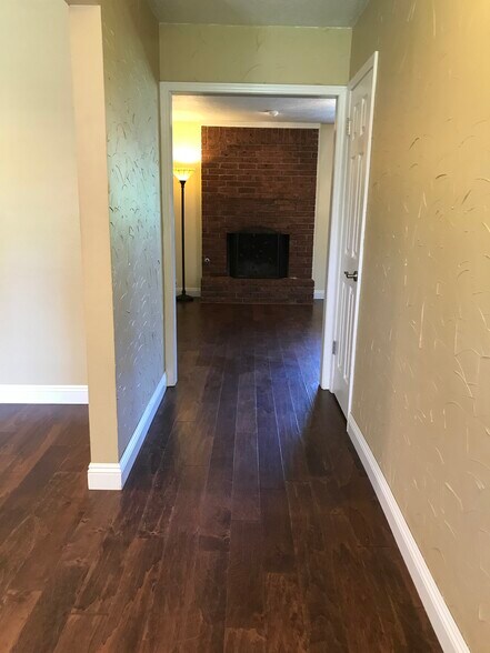 Building Photo - 2349 Houston Avenue