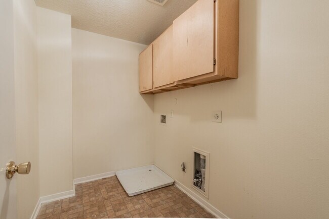 Building Photo - 5007 Oak Stand Ct