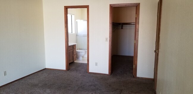 Building Photo - 3181 Sombrero Dr