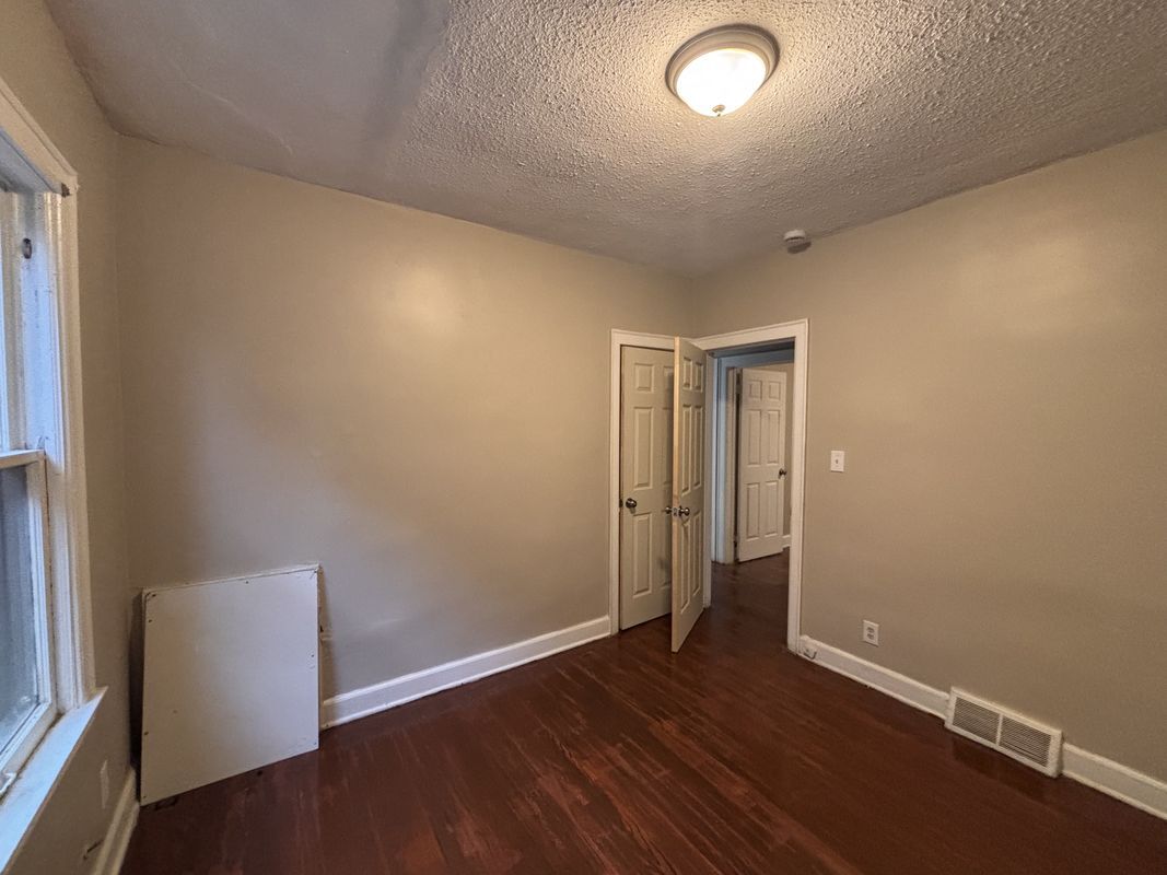 Building Photo - 17606 Roselawn St