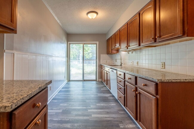 Building Photo - 4722 E Elm St