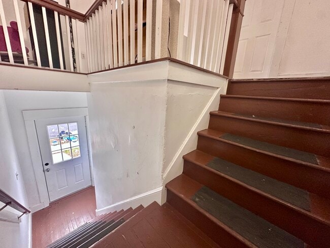 Building Photo - 49 East Ave