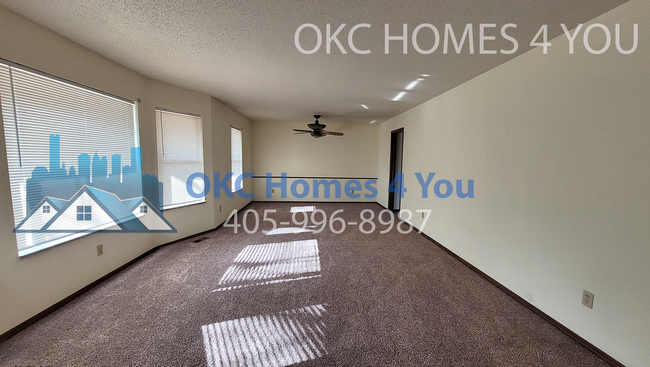 Building Photo - 3 Bed with Lake Hefner View