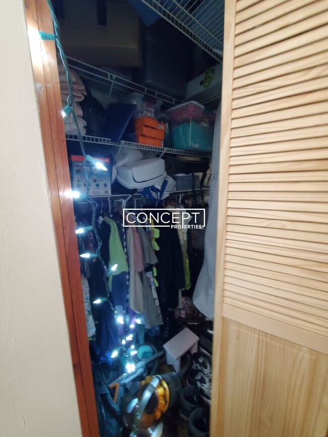 Building Photo - 2028 Massachusetts Ave