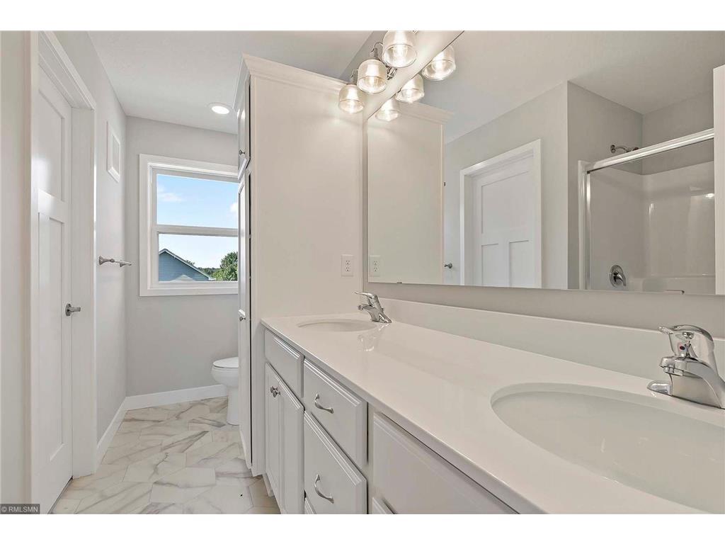 Building Photo - 2768 Clover Ridge Dr