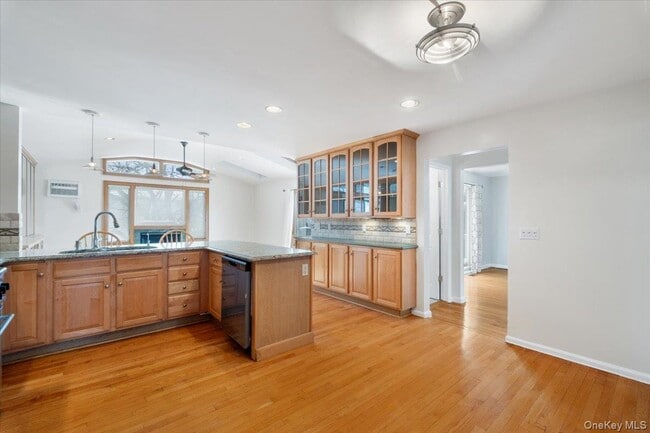 Building Photo - 48 Madison Rd