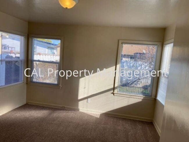 Building Photo - COSC-Wilson Duplex