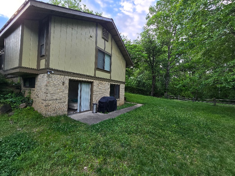 Building Photo - 19517 Tiber Ct