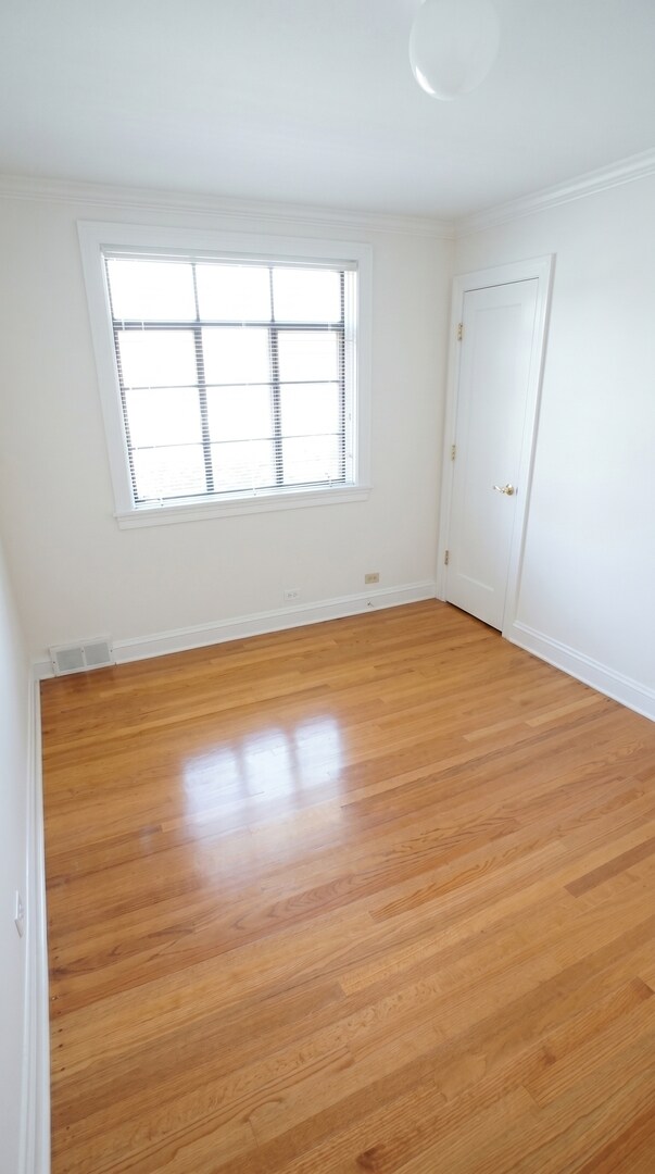 Building Photo - 460 Highcrest Dr