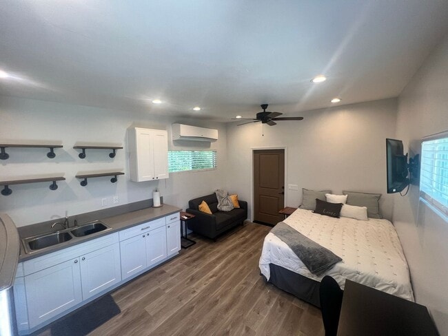 Building Photo - Newer built detached ADU in FLETCHER HILLS...