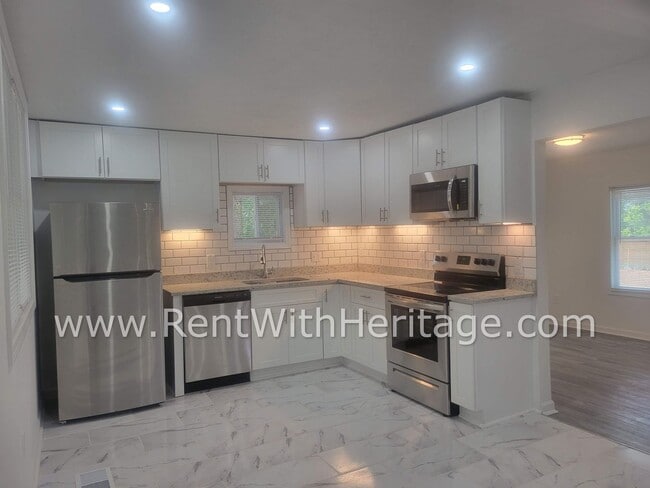 Building Photo - WOW!!! GORGEOUS BRICK RANCH HOME/ TOTALLY ...