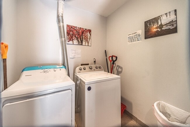 Building Photo - 1765 Zebulon Dr