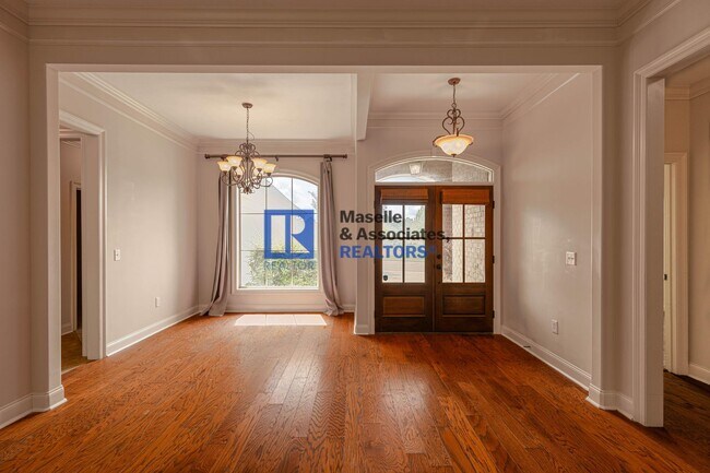 Building Photo - 6 MONTH LEASE OPTION!!! 4 Bed/2 Bath Home ...