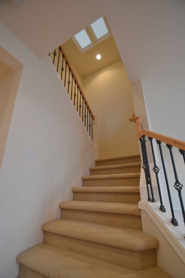 Building Photo - 4Bd/2.5Ba Snohomish Home