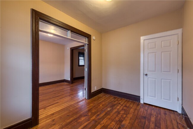Building Photo - 779 S Goodman St