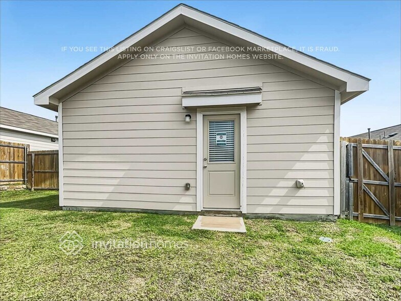 Building Photo - 3222 Crestone Dr