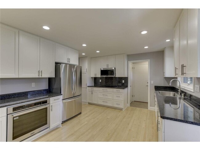 Building Photo - 4222 Basswood Rd