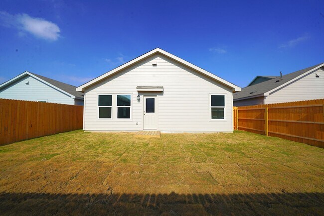 Building Photo - Gorgeous like-new home Available for Rent in Converse! Realtor Commission: $500