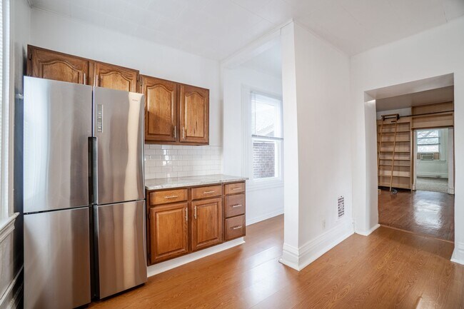 Building Photo - 2230 Tilbury Ave