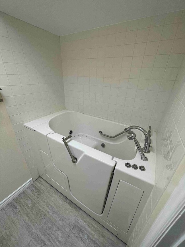 Building Photo - COMPLETELY UPDATED AND REMODELED ENCINO SP...