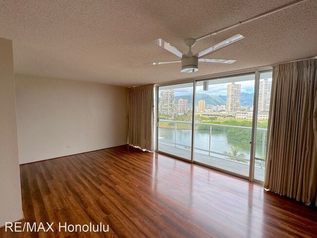 Building Photo - 1 br, 1.5 bath House - 2233 Ala Wai Blvd #8C