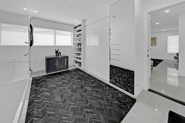 Building Photo - 9241 SW 55th St