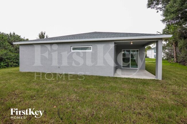 Building Photo - 1573 SW Bermel Ave