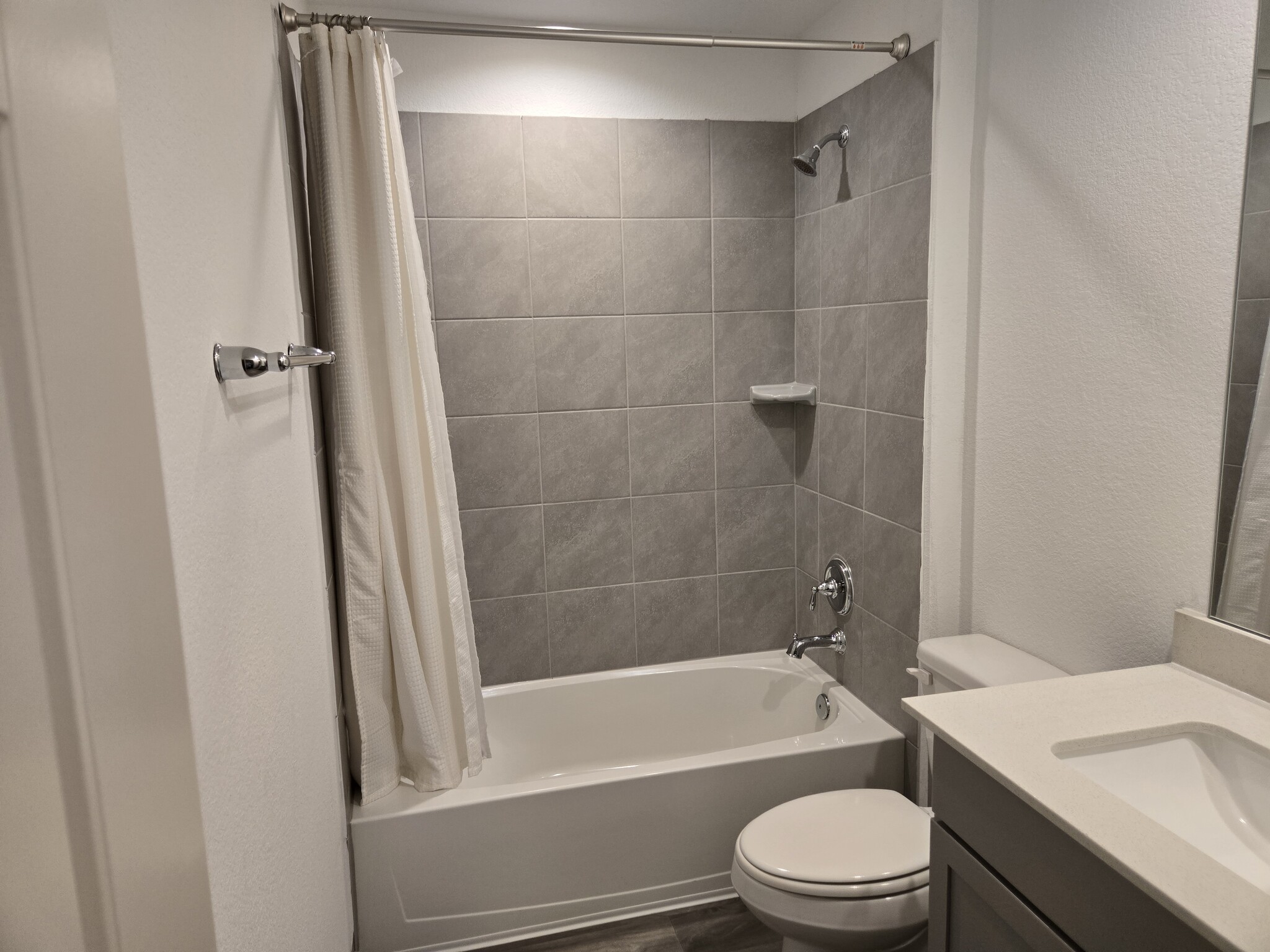 Building Photo - 3555 Crestfield Ln