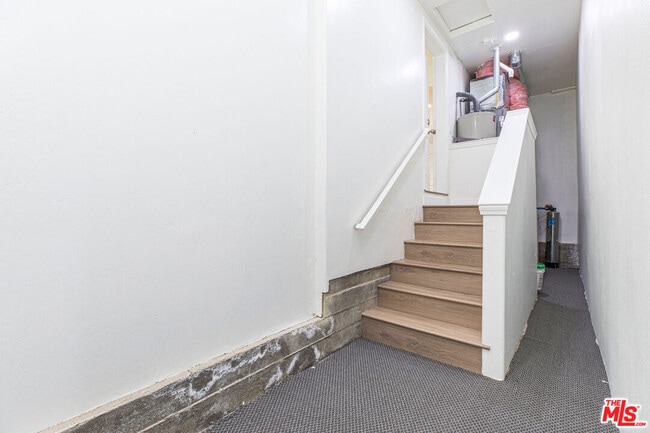 Building Photo - 1712 Woodland Dr