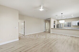Building Photo - 554 E San Carlos Way
