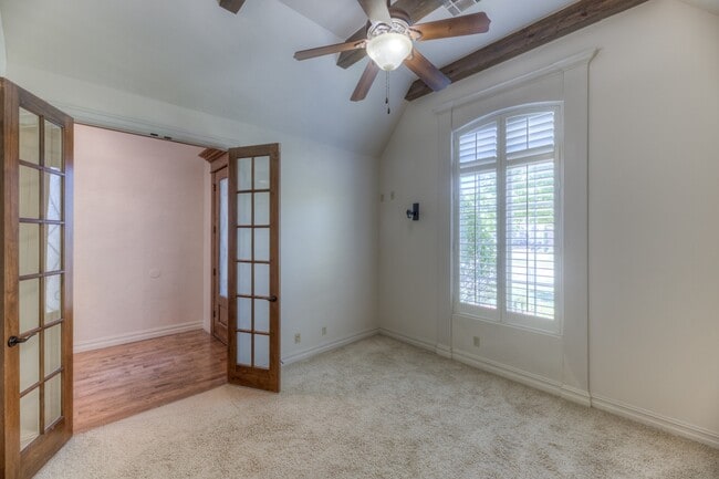 Building Photo - 11841 S Pittsburg Ave