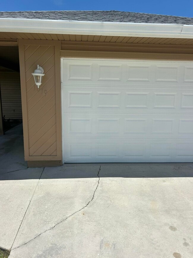 Building Photo - 1019 SW Aurelia Ave