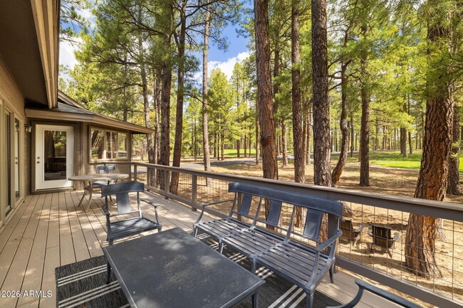 Building Photo - 2145 William Palmer