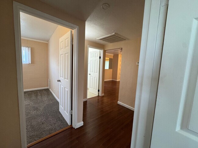 Building Photo - 2654 E Saginaw Way