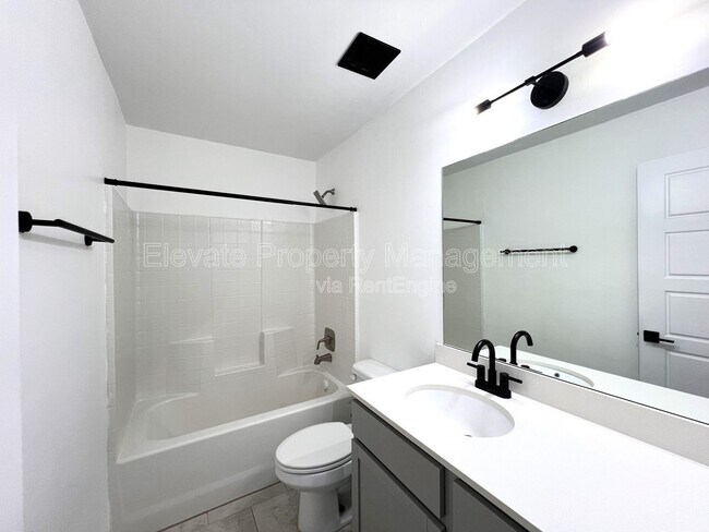 Building Photo - 4613 Crystal Hill Dr