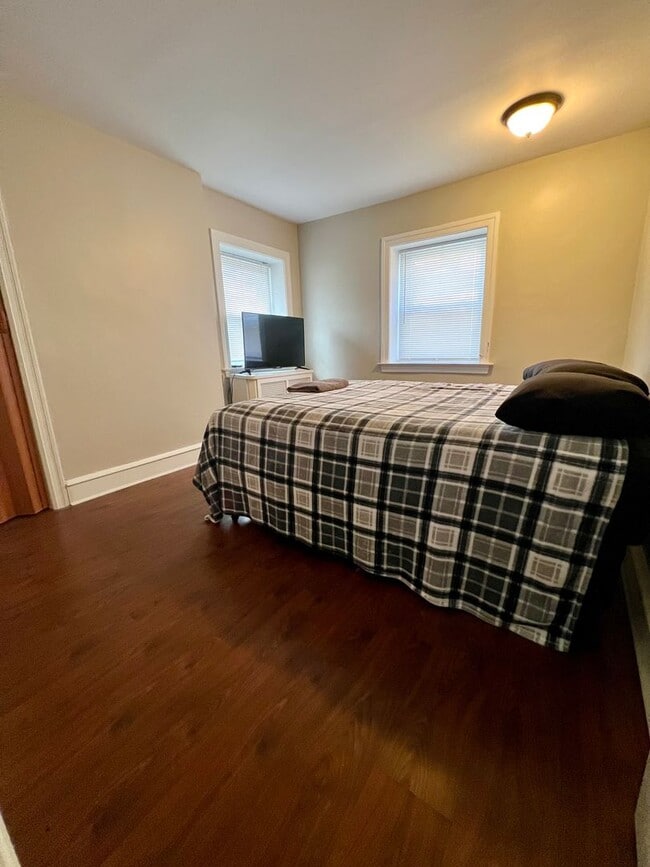 Building Photo - Gorgeous 5-Bedroom Single Family Home in Upper Darby! Available NOW!