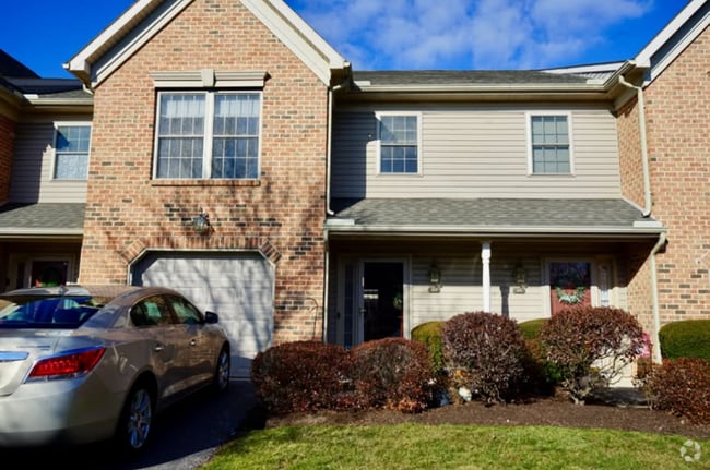 Building Photo - 104 Hunters Ridge Dr