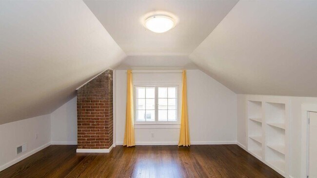 Building Photo - 1435 Broadway St