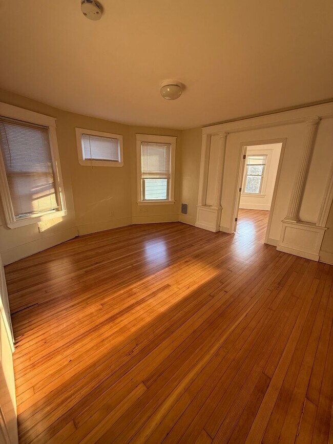 Building Photo - 137 Washington St