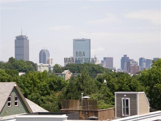 Building Photo - 36 Sheridan St