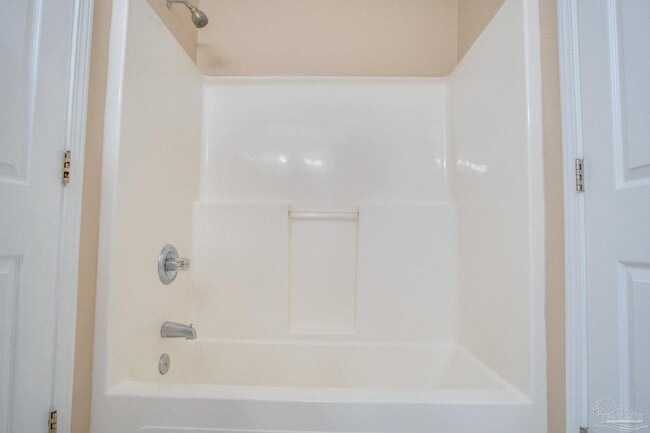 Building Photo - 2741 Bay Club Dr