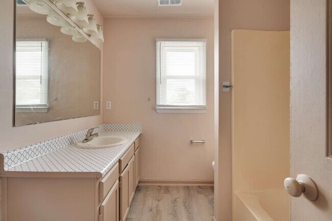 Building Photo - Charming 3-Bed Home near WRAL Soccer Park