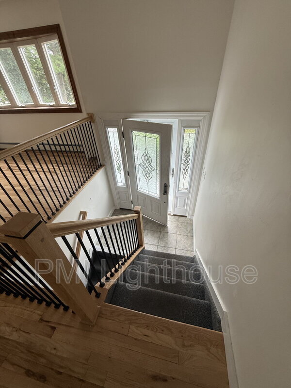 Building Photo - 2077 Feuereisen Ave