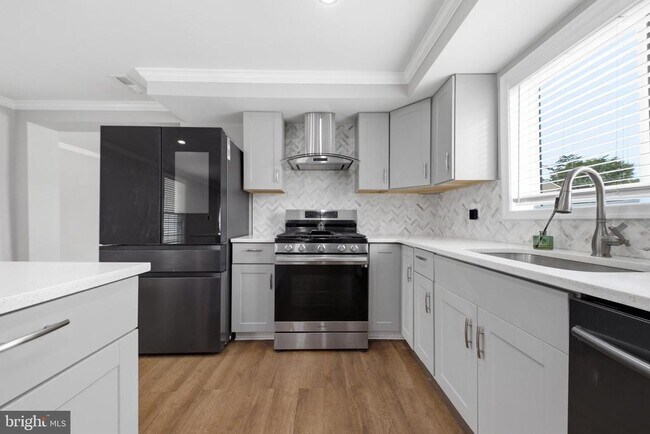 Building Photo - 3524 Meadowside Ave