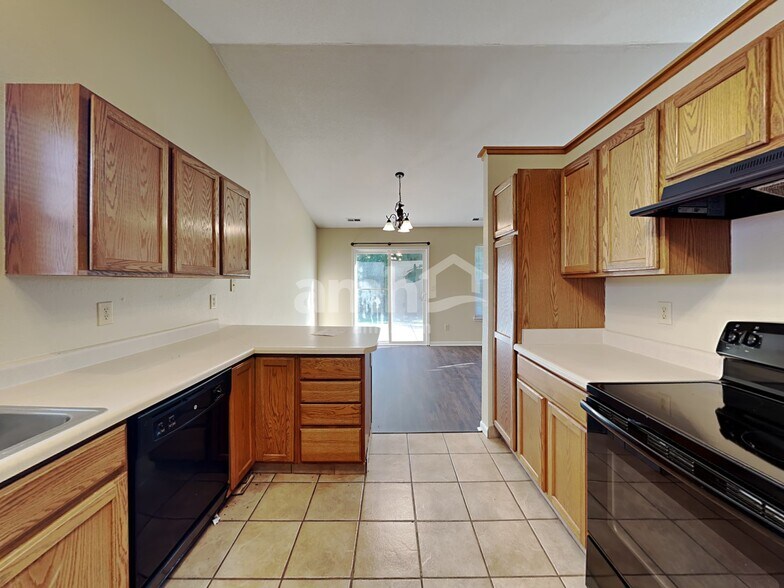 Building Photo - 7457 Kidwell Dr
